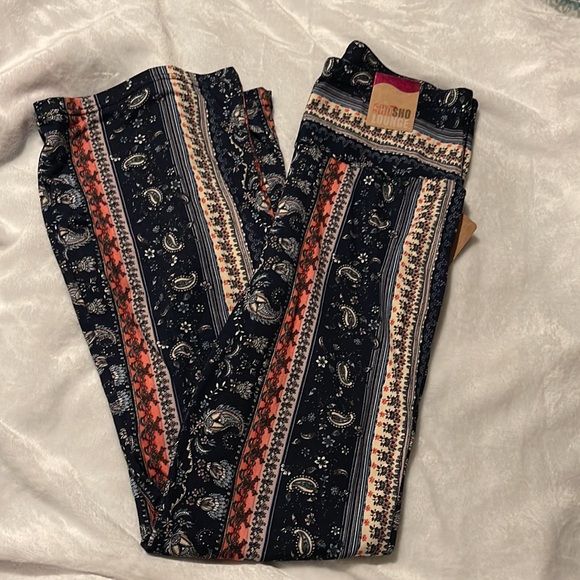 SHO SHO Soft bell bottoms - Picture 3 of 3